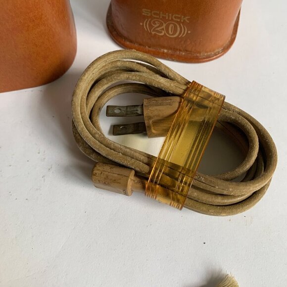 Schick Vintage Men's Razor with Original Case Brush & Power Cord 1950s - Picture 5 of 8